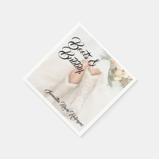 ライノストーンのブーツを履いたテキサス花嫁のブライズシャワー スタンダードカクテルナプキン (角)