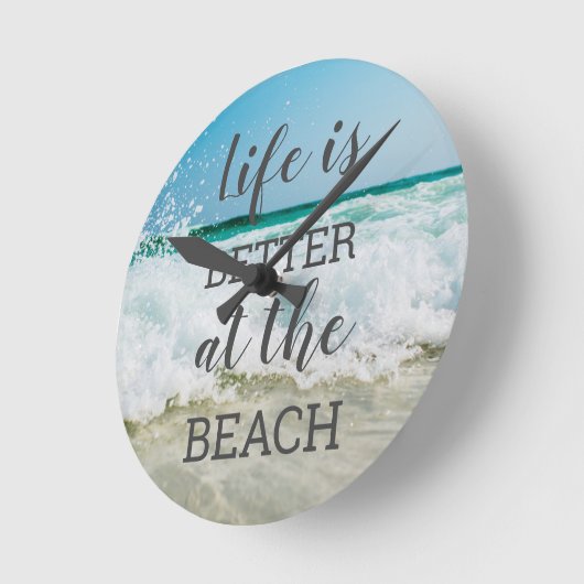 ライフの方がビーチ写真タイポグラフィ ラウンド壁時計 (傾斜)