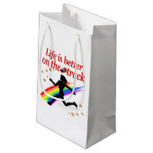 ライフはトラックランナーのデザイン スモールペーパーバッグ (裏面アングル)