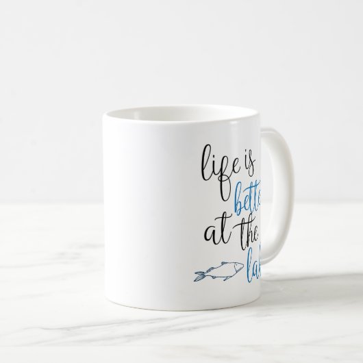ライフは湖で良い魚釣り引用文 コーヒーマグカップ (正面右)
