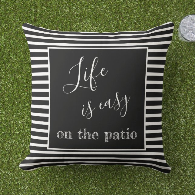 ライフは簡単引用文カスタムファミリー名リバーシブル アウトドアクッション (芝生)