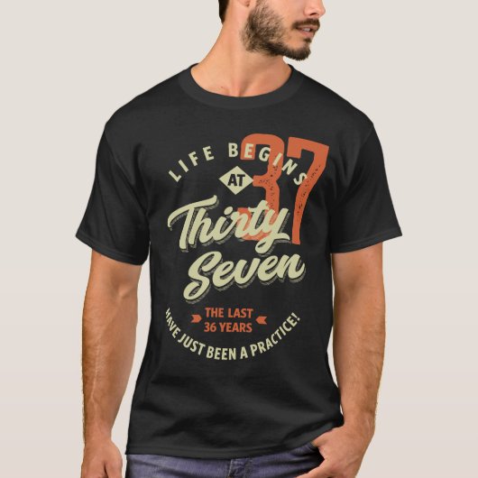 ライフは37ヴィンテージ誕生日ギフトで始まる Tシャツ (正面)
