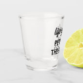 ライフゴール：すべての犬をペット ショットグラス (左)