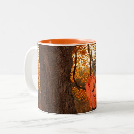 ライフル付き鹿ハンター ツートーンマグカップ (正面左)