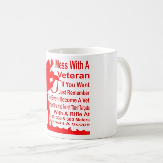 ライフル銃で標的を狙った獣医が コーヒーマグカップ (正面右)