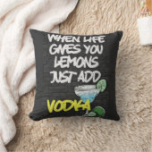 ライフ与えはVODKAを追加!おもしろい クッション (ブランケット)