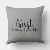 ライフ引用文のタイミングを信頼 クッション (裏面)