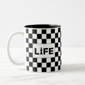 ライフ文字オンブラック&ホワイトチェス ツートーンマグカップ (左)