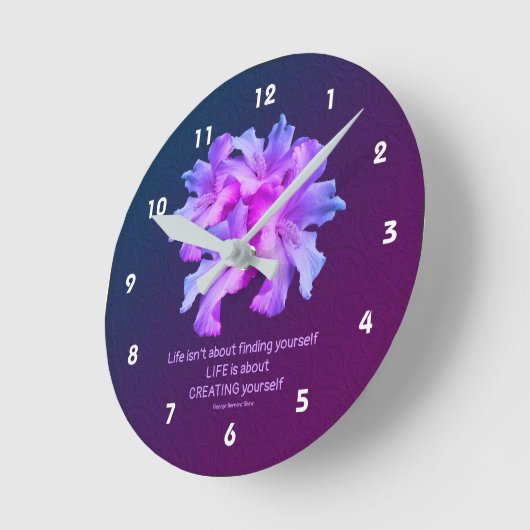 ライフ白ハイビスカス感動的花 ラウンド壁時計 (傾斜)
