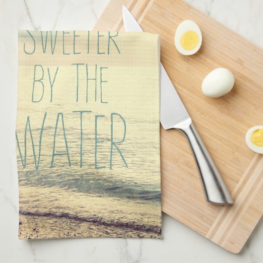 ライフ・イズ・スウィーター・ビーチ・シーン キッチンタオル (四つ折り)