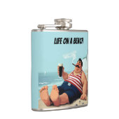 ライフ・オン・ビーチ、マン喫煙葉巻とビール飲み フラスク (右)