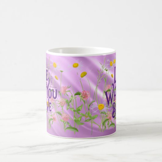 ライブあなた信じ引用文紫の薄紫フローラ コーヒーマグカップ (中央)