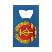 ライプツィヒ, DDR – 東ドイツ クレジットカード栓抜き (正面)