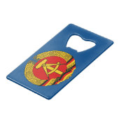 ライプツィヒ, DDR – 東ドイツ クレジットカード栓抜き (正面アングル)