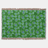 ライムとブルーピーコックフェザーのエメラルドグリーン スローブランケット (正面)