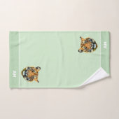 ライムエレガントグリーン上のタイガー顔 バスタオルセット (ハンドタオル)