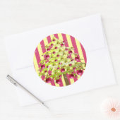 ライムクリスマスツリーと梅オーナメント ラウンドシール (封筒)