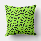ライムグリーンこうもりパターンハロウィーン クッション (裏面)