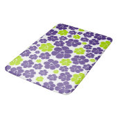 ライムグリーンとパープルの花柄 バスマット (アングル)