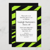 ライムグリーンとブラックのゼブラストライプ スイート16 招待状 (正面/裏面)