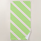 ライムグリーンとベージュ5つのストライプパターン ビーチタオル (正面)