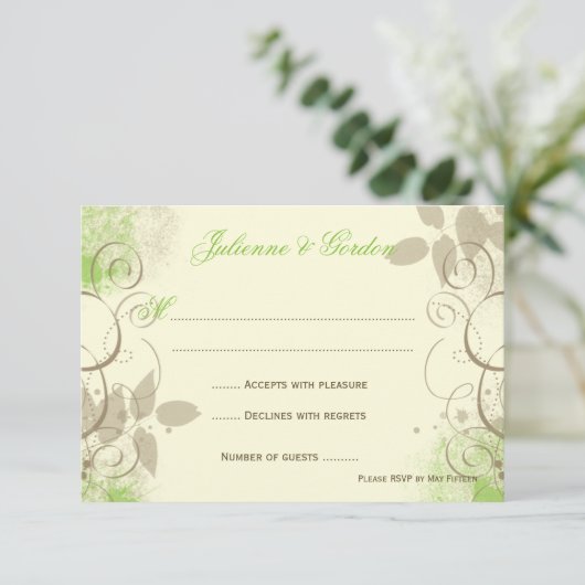 ライムグリーンのタンのグランジな渦巻の葉の応答カード 出欠カード (スタンド正面)