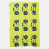 ライムグリーンのモンスタートラック キッチンタオル (縦)
