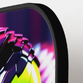 ライムグリーンの唇とピンクの目の眉を持つコブラヘビ ピックルボールラケット (左詳細)