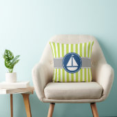 ライムグリーンの航海のなヨットは縞で飾ります クッション (椅子)