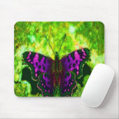 ライムグリーンの葉の紫色の蝶背景 マウスパッド (マウス)