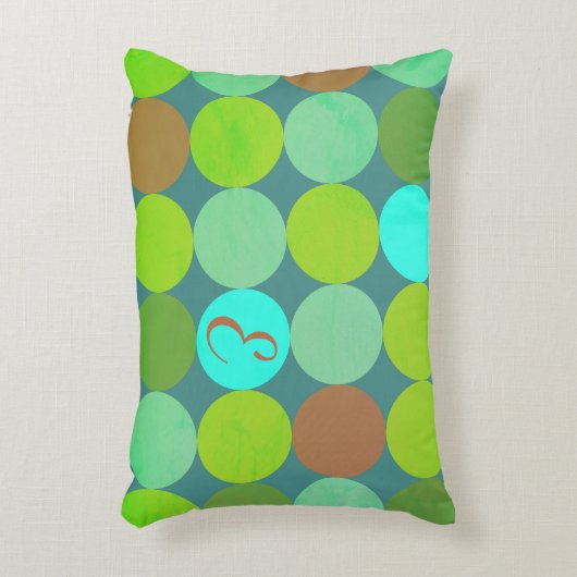 ライムグリーンティール(緑がかった色)ターコイズ&ラストサークルモノグラム アクセントクッション (正面(垂直))