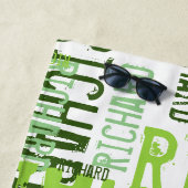 ライムグリーン名タイポグラフィ ビーチタオル (インサイチュ)