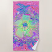 ライムサイケデリックグトリップ(幻覚体験)のようなグリーンとパープルハイビスカス ビーチタオル (正面)