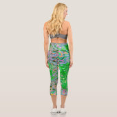 ライムトリップ（幻覚体験）のようなグリーンとピンクの抽象芸術レトロスワール カプリレギンス (裏面)