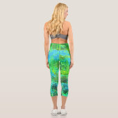 ライムトリップ(幻覚体験)のようなグリーンとブルーガーデンランドスケープ カプリレギンス (裏面)