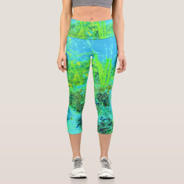 ライムトリップ（幻覚体験）のようなグリーンとブルーガーデンランドスケープ カプリレギンス