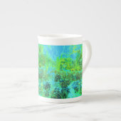 ライムトリップ(幻覚体験)のようなグリーンとブルーガーデンランドスケープ ボーンチャイナマグカップ (正面右)