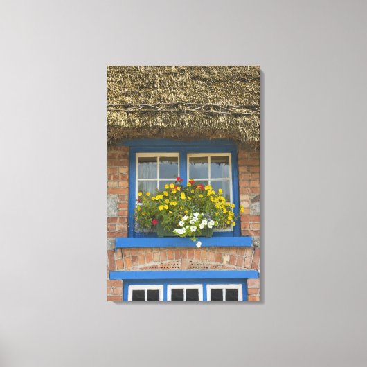 ライメリック郡の茅葺きのコテージ、アダレ。 キャンバスプリント (正面)