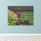 ライメリック郡の茅葺きのコテージ、アダレ。 キャンバスプリント (インサイチュ (ウッドフロア))