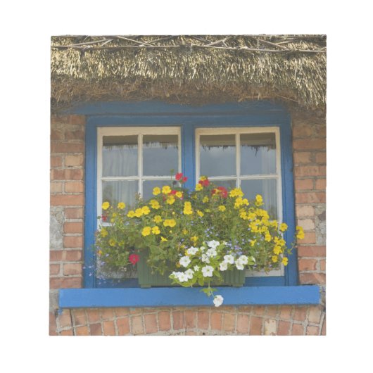 ライメリック郡の茅葺きのコテージ、アダレ。 ノートパッド (正面)