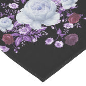 ライラの花、黒い背景 ショートテーブルランナー (コーナー)