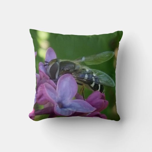 ライラックに白黒蜂が上陸 クッション (正面)