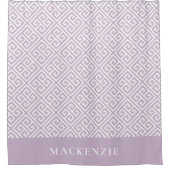 ライラック パープルとホワイトのギリシャ鍵模様ネーム モノグラム シャワーカーテン (正面)