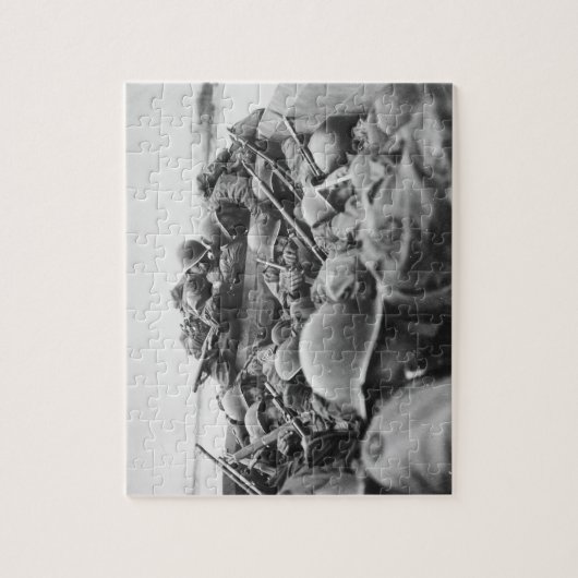 ラインを交差させている同盟第二次世界大戦の兵士 ジグソーパズル (縦)