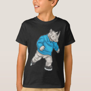 ラインアイススケートで滑るアイススケート Tシャツ
