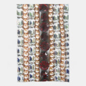 ラインストーンと真珠 – ヴィンテージジュエリー キッチンタオル (縦)