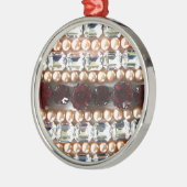 ラインストーンと真珠 – ヴィンテージジュエリー メタルオーナメント (左)