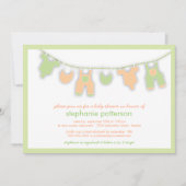 ライン中立ベビーシャワーのかわいいベビーの衣服 招待状 (正面)