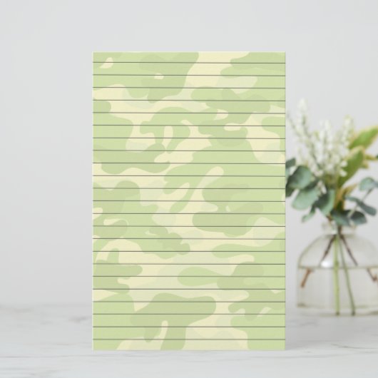 ライン付き紙と緑の色合い迷彩柄 便箋 (スタンド正面)