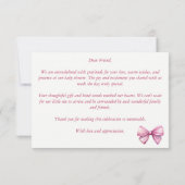 ライ名門私立校風のン女子の赤ちゃんシャワーのピンクの服 サンキューカード (裏面)